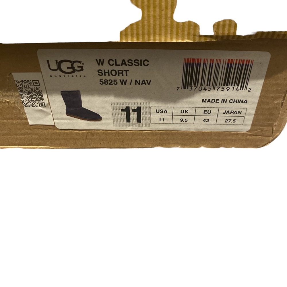 UGG AUTRALIA CLASSIC SHORT BOOT WOMEN'S SIZE 11 COLOR NAVY Damaged box - Picture 7 of 8